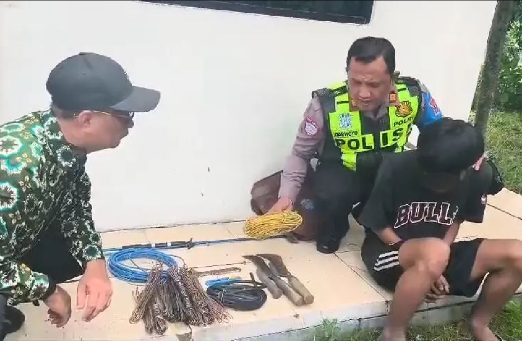 MEMPRIHATINKAN: Sejumlah laporan menyebutkan bahwa komponen penting Jembatan Suramadu banyak dicuri, sehingga membuat kondisinya semakin memprihatinkan.
