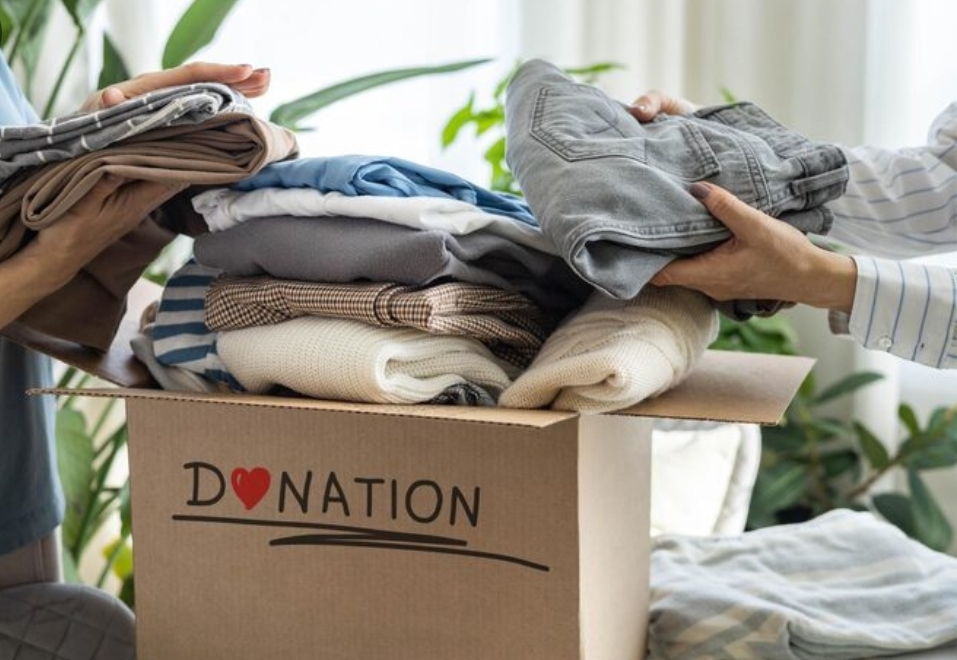 Distribusi bantuan donasi pakaian gratis saat bencana beresiko timbulkan tumpukan limbah tekstil di lokasi bencana.