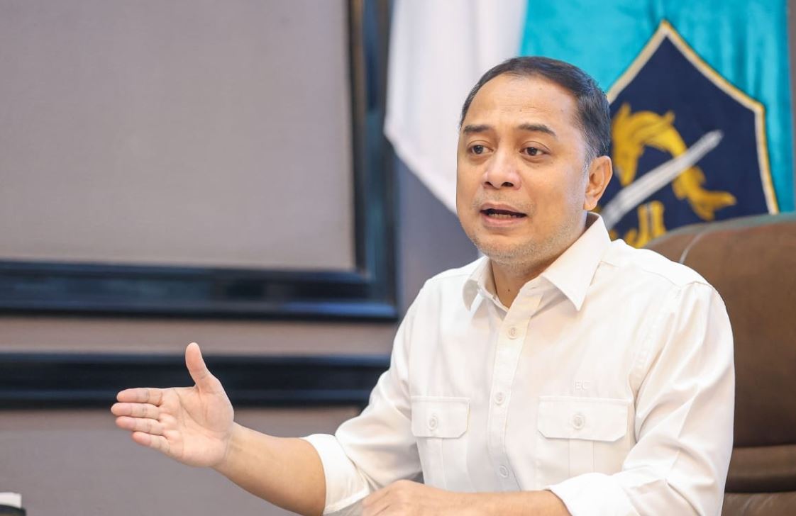 Wali Kota Surabaya Eri Cahyadi memastikan saat ini proses administrasi pencairan tunjangan hari raya bagi ASN sedang berjalan. Pemerintah kota menargetkan THR dapat dicairkan dalam waktu dekat.