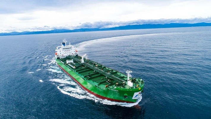 ILUSTRASI: Kapal milik Pertamina yang mengangkut minyak mentah (crude).  