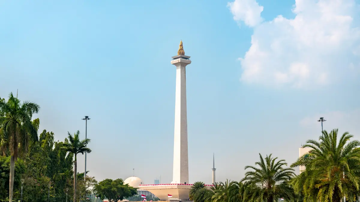 AMAN: Pemandangan udara kawasan Monumen Nasional (Monas) Jakarta yang megah di bawah langit cerah.