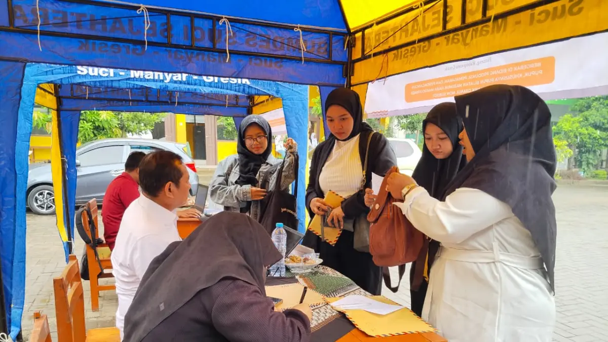 STABILITAS KARIR : Fenomena job hugging kini tengah menjadi sorotan dalam dinamika dunia kerja, termasuk di Indonesia. (IST/ RADAR SURABAYA BISNIS)