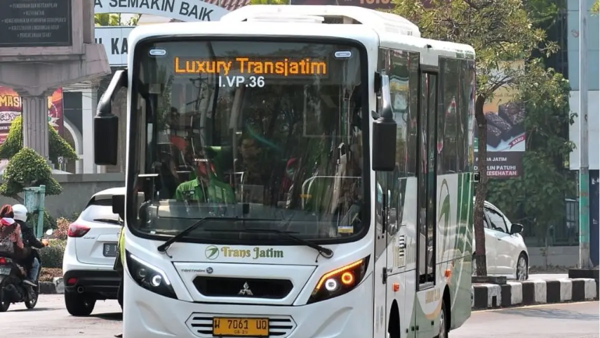 MURAH: Salah satu keunggulan Trans Jatim adalah tarifnya yang sangat terjangkau karena masih mendapatkan subsidi dari Pemerintah Provinsi Jawa Timur.