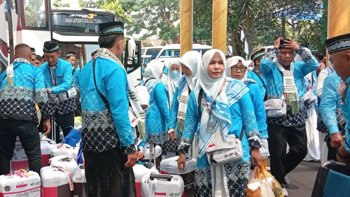 Kloter 1 dijadwalkan terbang ke Madinah pada Rabu (22/4) pukul 09.30 WIB, disusul kloter 2 pada pukul 13.55 WIB melalui Bandara Internasional Juanda.