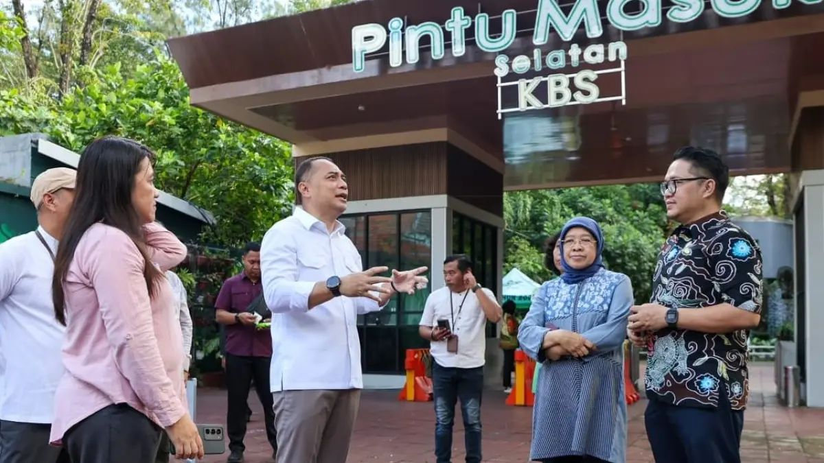 Wali Kota Surabaya Eri Cahyadi mengungkapkan, pembenahan difokuskan pada area depan KBS yang selama ini menjadi wajah pertama bagi pengunjung.