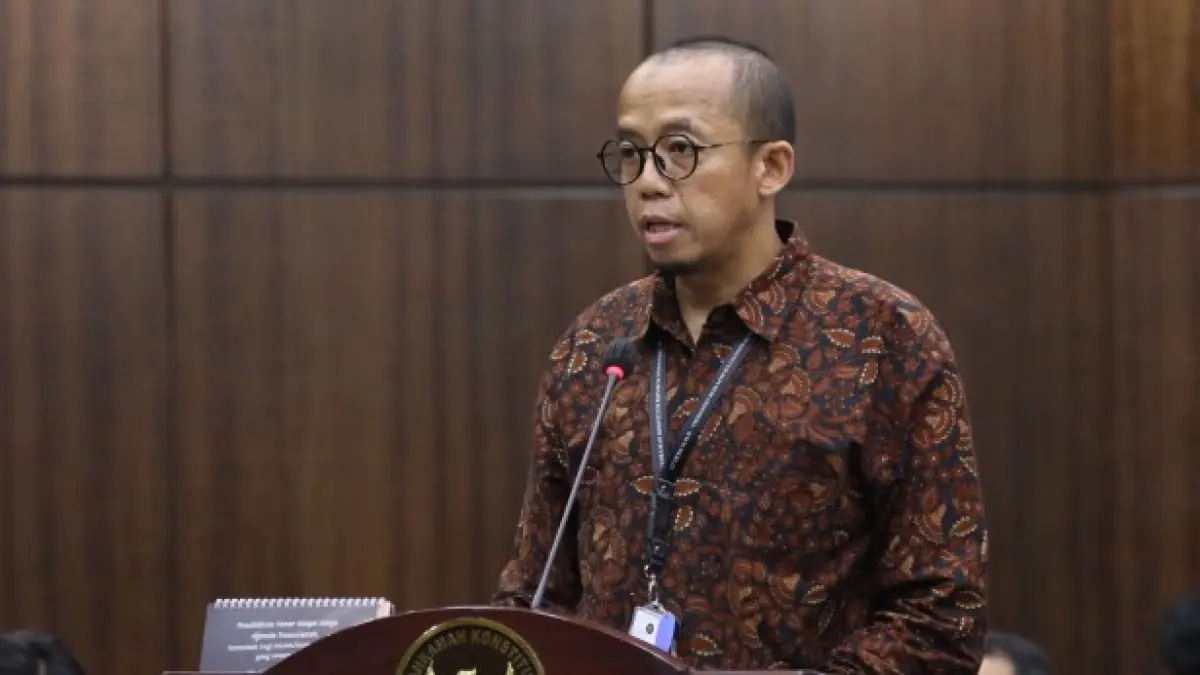 VP SIMPATI Product Marketing Telkomsel, Adhi Putranto, saat memberikan keterangan.