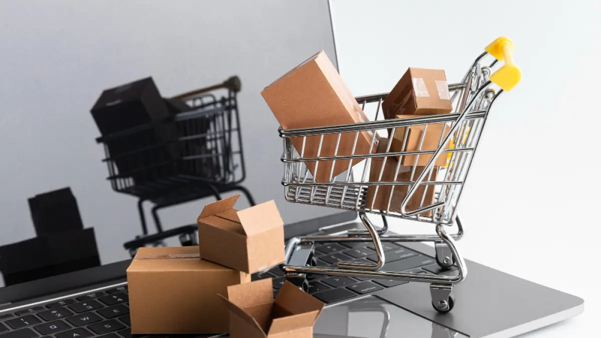 ILUSTRASI: Paket belanja online menggambarkan skema baru biaya logistik e-commerce yang kini mulai dibebankan kepada penjual (seller).