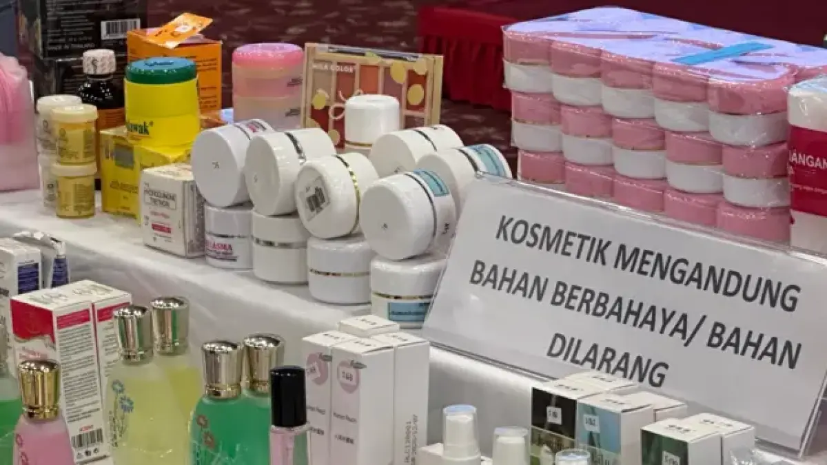 ILUSTRASI: Deretan produk kosmetik yang disita BPOM dengan mencabut izin edar 11 kosmetik berbahaya pada triwulan pertama tahun 2026. 