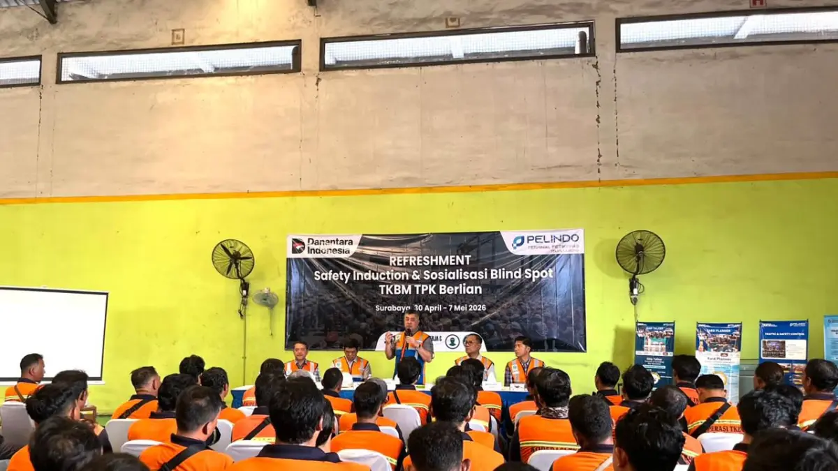 KELANCARAN LOGISTIK  : Para pekerja dibekali pemahaman mendalam mengenai Corporate Life Saving Rules (CLSR) hingga mitigasi bahaya blind spot. (IST/ RADAR SURABAYA BISNIS)