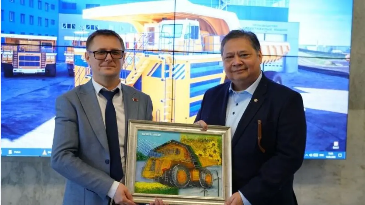 Menteri Koordinator Bidang Perekonomian Airlangga Hartarto mengunjungi sejumlah industri strategis di Belarus
