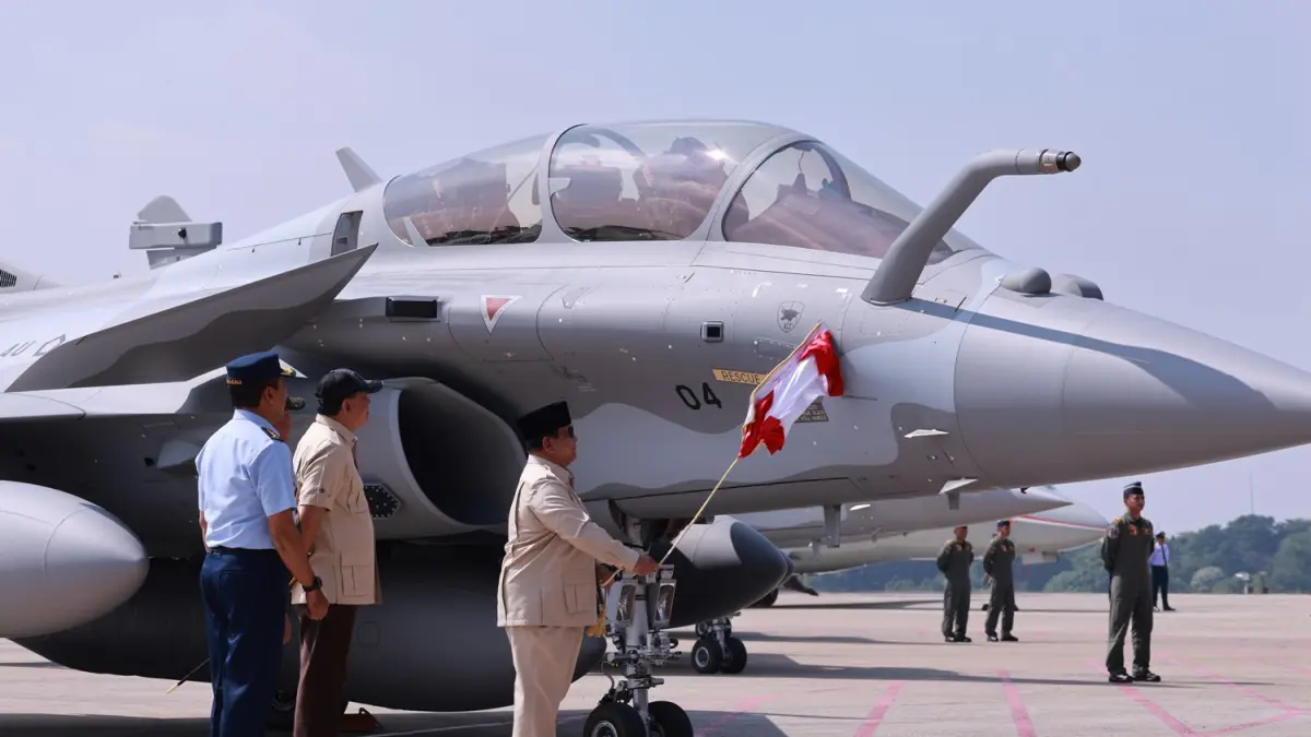 TINGKATKAN KEKUATAN PERTAHANAN : Presiden Prabowo Subianto baru saja meresmikan penambahan alutsista strategis baru untuk TNI Angkatan Udara di Lanud Halim Perdanakusuma. (IST/ RADAR SURABAYA BISNIS)