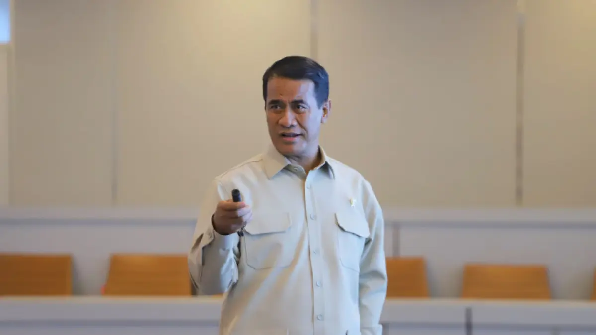 Mentan Andi Amran Sulaiman berkomitmen memberantas mafia pangan dan menindak tegas korporasi pelanggar demi menyehatkan iklim bisnis pertanian.