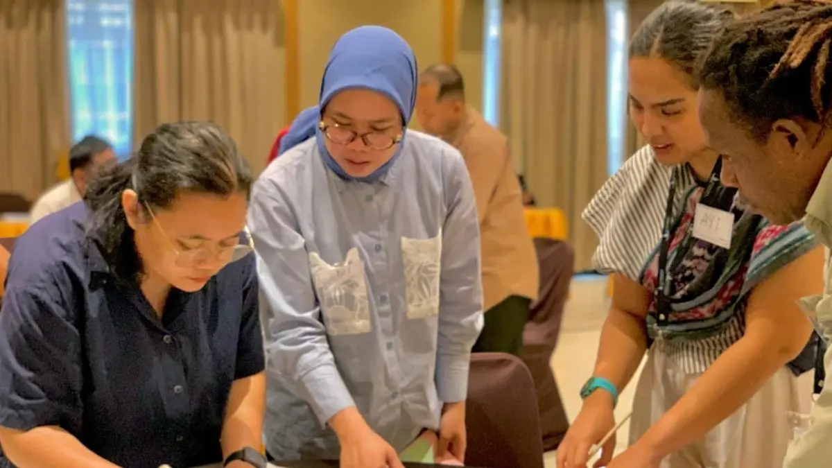 Sejumlah peserta Training of Trainers (ToT) Green Tourism MSMEs 2026 tengah berdiskusi merumuskan strategi bisnis berkelanjutan dalam pelatihan yang digelar Kemenpar di Malang.