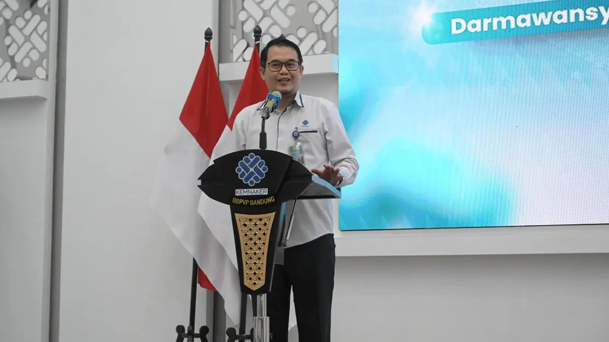 NILAI TAMBAH : Direktur Jenderal Binalavotas Kemnaker, Darmawansyah, menegaskan bahwa sertifikat kompetensi kini menjadi instrumen penting. (IST/ RADAR SURABAYA BISNIS)
