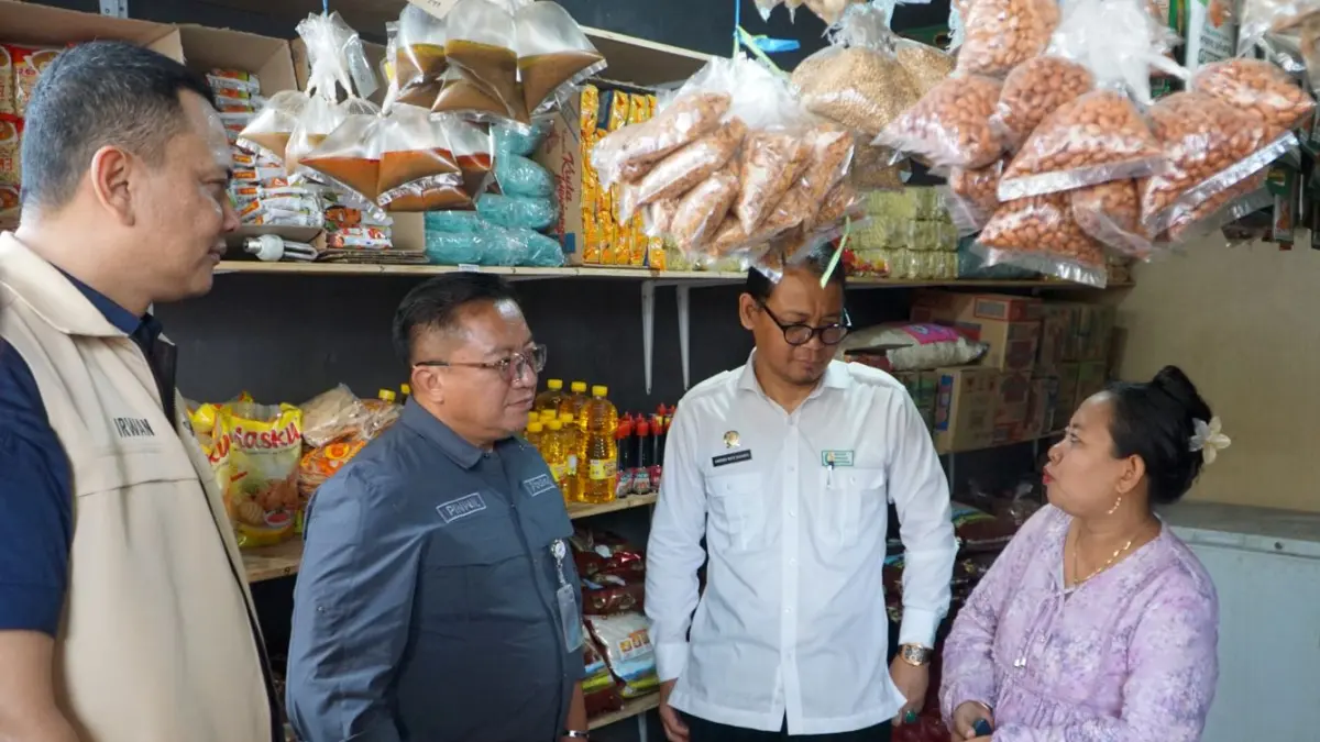 PENYALURAN: Program Stabilisasi Pasokan dan Harga Pangan (SPHP) yang dijalankan Perum Bulog. h