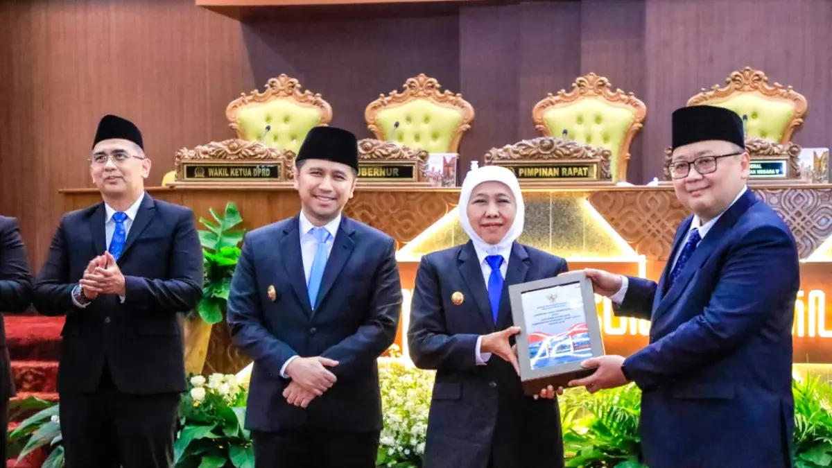 MULTIPLIER EFFECT : Sukses mengamankan opini WTP 11 kali beruntun, Pemprov Jatim membuktikan bahwa tata kelola fiskal yang bersih adalah kunci utama pertumbuhan. (IST/ RADAR SURABAYA BISNIS)