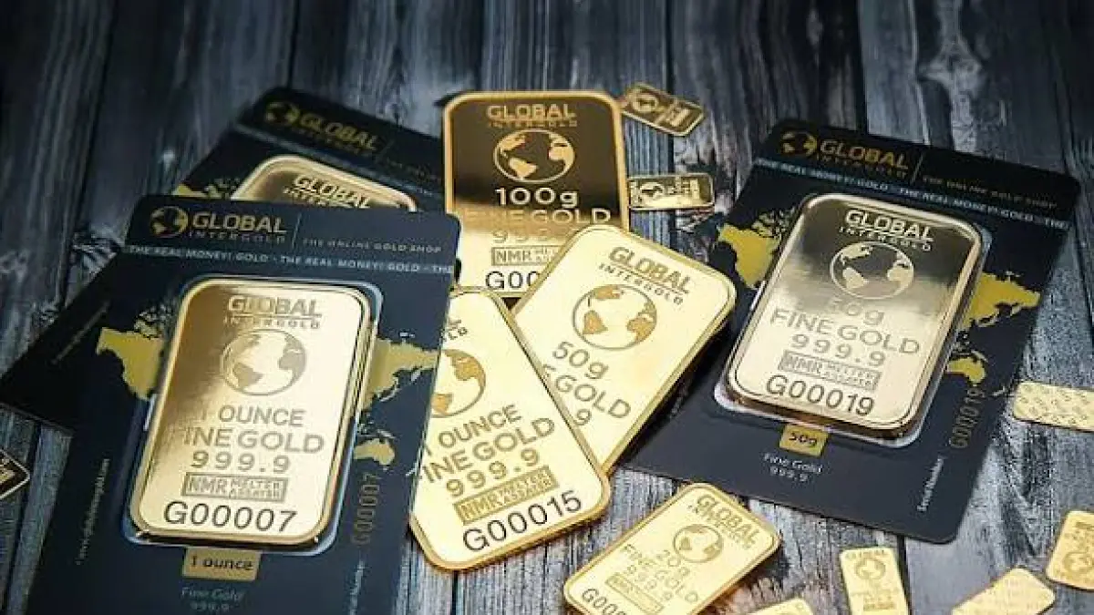 TURUN LAGI : Harga emas Antam hari ini (09/06) kembali terkoreksi ke angka Rp2.733.000 per gram.