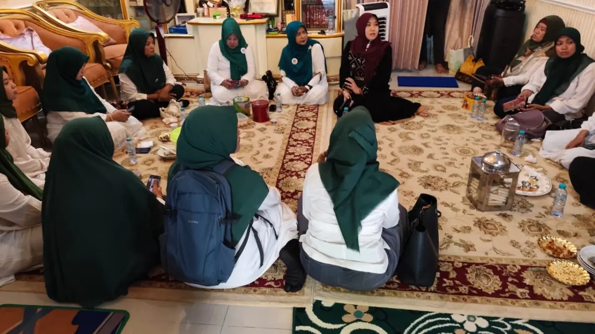 Lia Istifhama berdialog lesehan bersama pengurus HKTI dan Perempuan Tani Sidoarjo di Surabaya, Selasa (2/6), guna menyerap aspirasi sektor pertanian dan UMKM lokal.