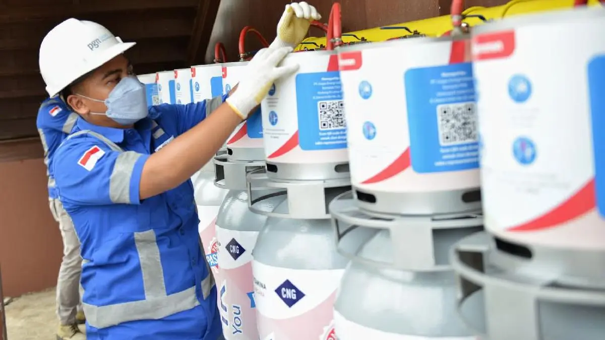 JAUH LEBIH MURAH : Tekan impor elpiji hingga 84%, pemerintah akselerasi transisi ke CNG (Compressed Natural Gas) sebagai alternatif pengganti LPG 3 kg di sektor rumah tangga. (IST/ RADAR SURABAYA BISNIS)