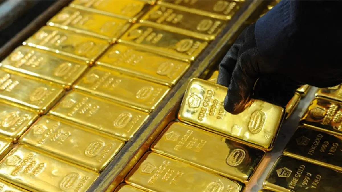 FLUKTUATIF : Harga emas Antam di Butik LM per 13 Juni 2026 merangkak naik ke angka Rp2.711.000/gram. Sementara itu, harga buyback kini dipatok Rp2.454.000/gram. (IST/ RADAR SURABAYA BISNIS)