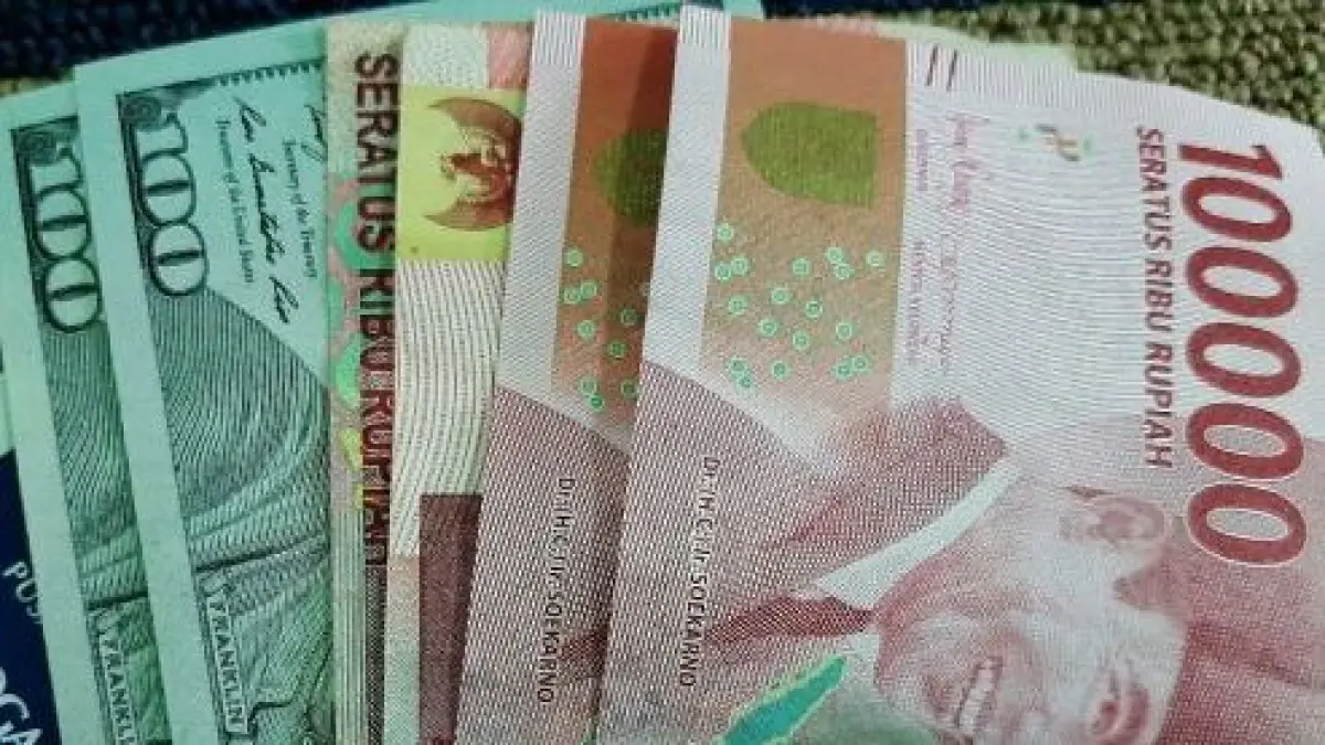 TREN POSITIF : Berdasarkan data pasar spot global pada Sabtu (13/6) pagi, Rupiah berhasil rebound dan kini perkasa di level Rp17.779,30 per Dolar AS. (IST/ JPNN)