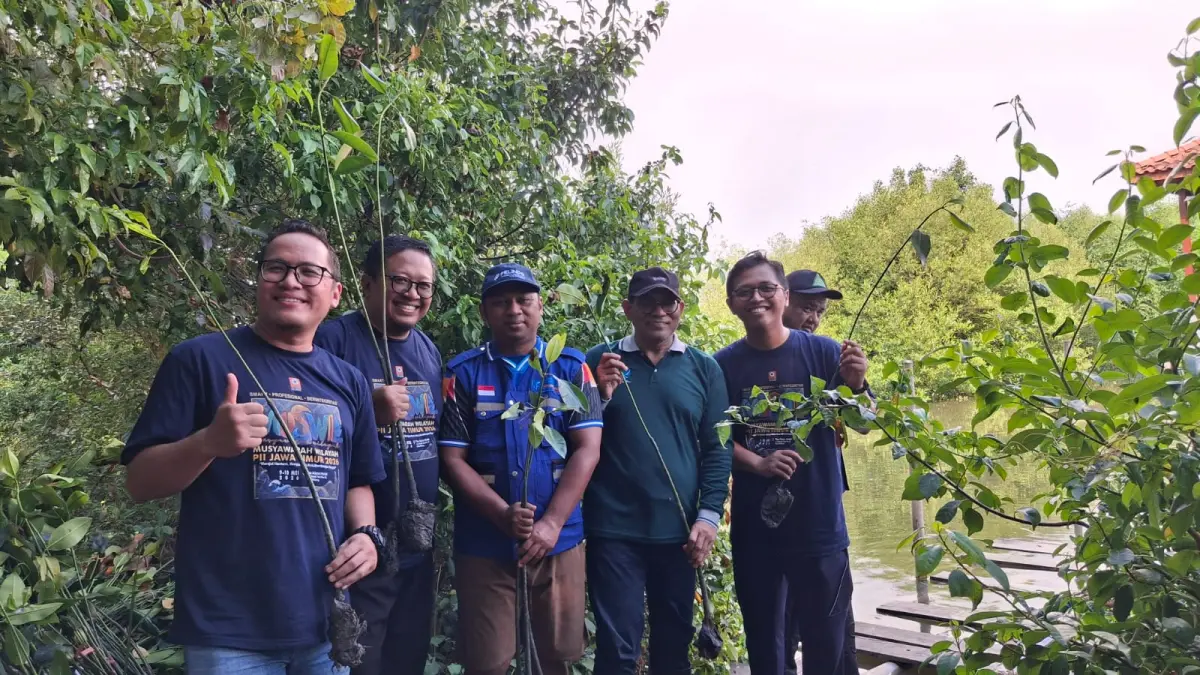 SOLUSI BERBASIS ALAM : PT Terminal Petikemas Surabaya (TPS) kembali memperluas sebaran kawasan hijau melalui program “Donasi Oksigen”. (IST/ RADAR SURABAYA BISNIS)