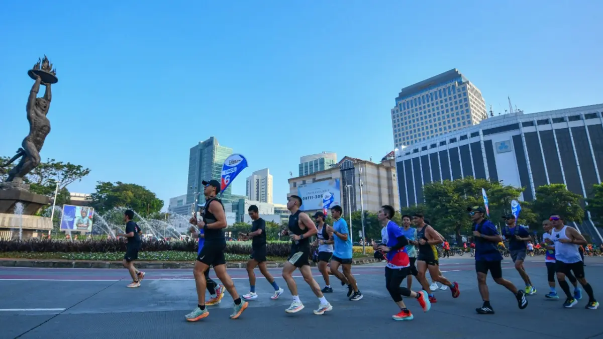 Tren olahraga lari di kalangan anak muda kini menciptakan peluang bisnis yang menggiurkan bagi industri perlengkapan olahraga lokal dan platform e-commerce di Indonesia.