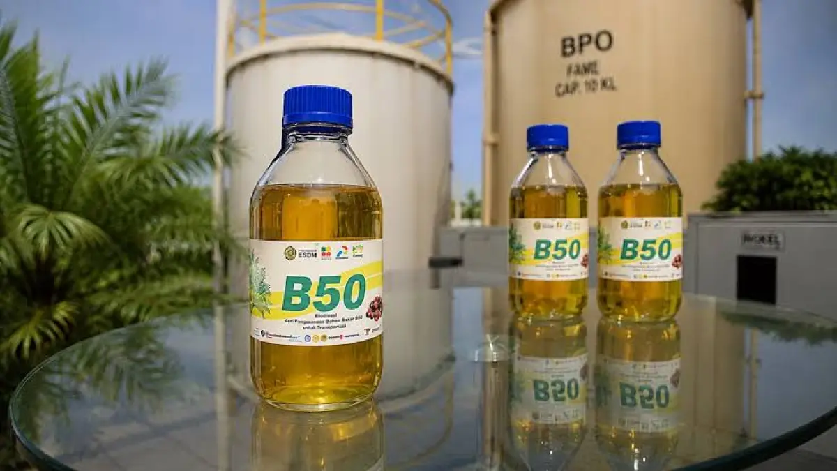 MANDIRI ENERGI : Kementerian ESDM siap mengimplementasikan kebijakan B50 serentak mulai 1 Juli mendatang! Langkah strategis ini mencampur 50% biodiesel berbasis minyak nabati dengan 50% solar untuk menekan impor BBM nasional. (IST/ RADAR SURABAYA BISNIS)