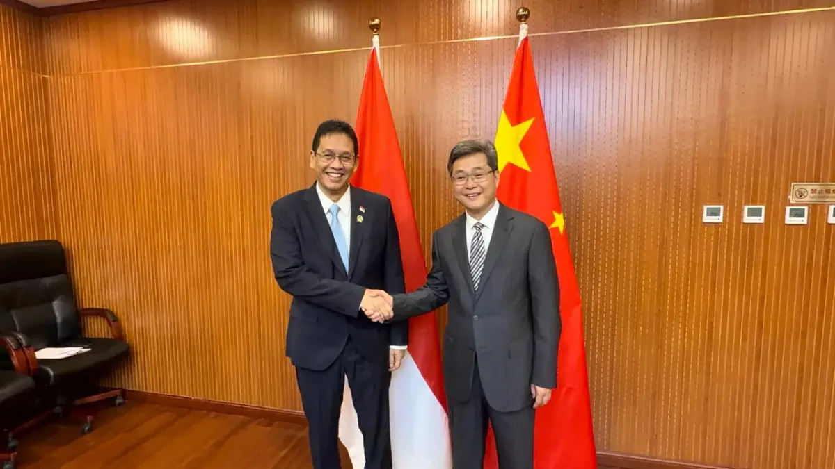 Kemitraan Strategis RI-Tiongkok: Menkeu Purbaya Yudhi Sadewa (kiri) bersama Menkeu Tiongkok Lan Fo’an di Beijing.