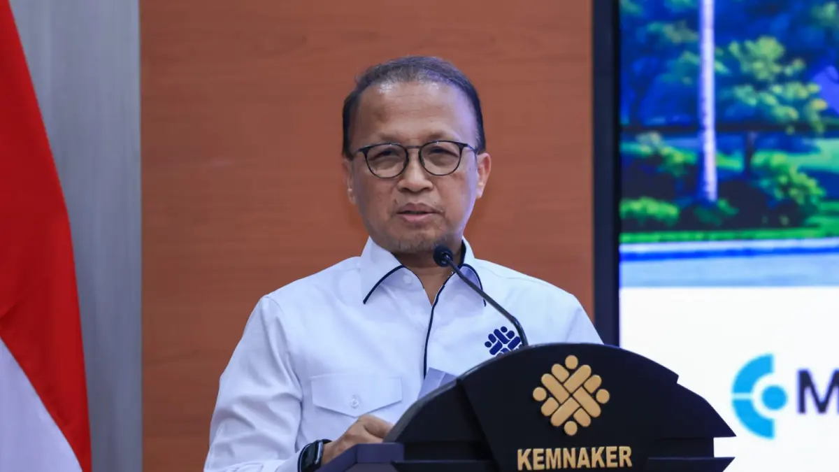 Fokus : Kepala Barenbang Ketenagakerjaan, Anwar Sanusi. (Foto : Ist/Radar Gresik) 