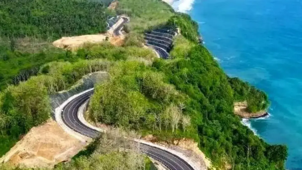 Jalur Lintas Selatan Pacitan-Trenggalek, Pemprov Jatim mengalokasikan anggaran Rp19 miliar kepada Kabupaten Trenggalek guna mempercepat proses pembebasan lahan.