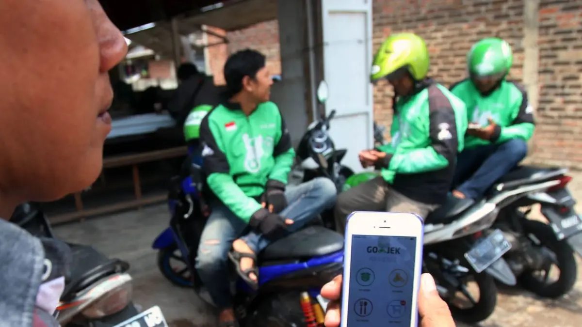 Menteri Usaha Mikro, Kecil, dan Menengah (UMKM) Maman Abdurrahman mengatakan pengemudi ojol nantinya akan masuk dalam kategori pelaku usaha mikro transportasi daring.