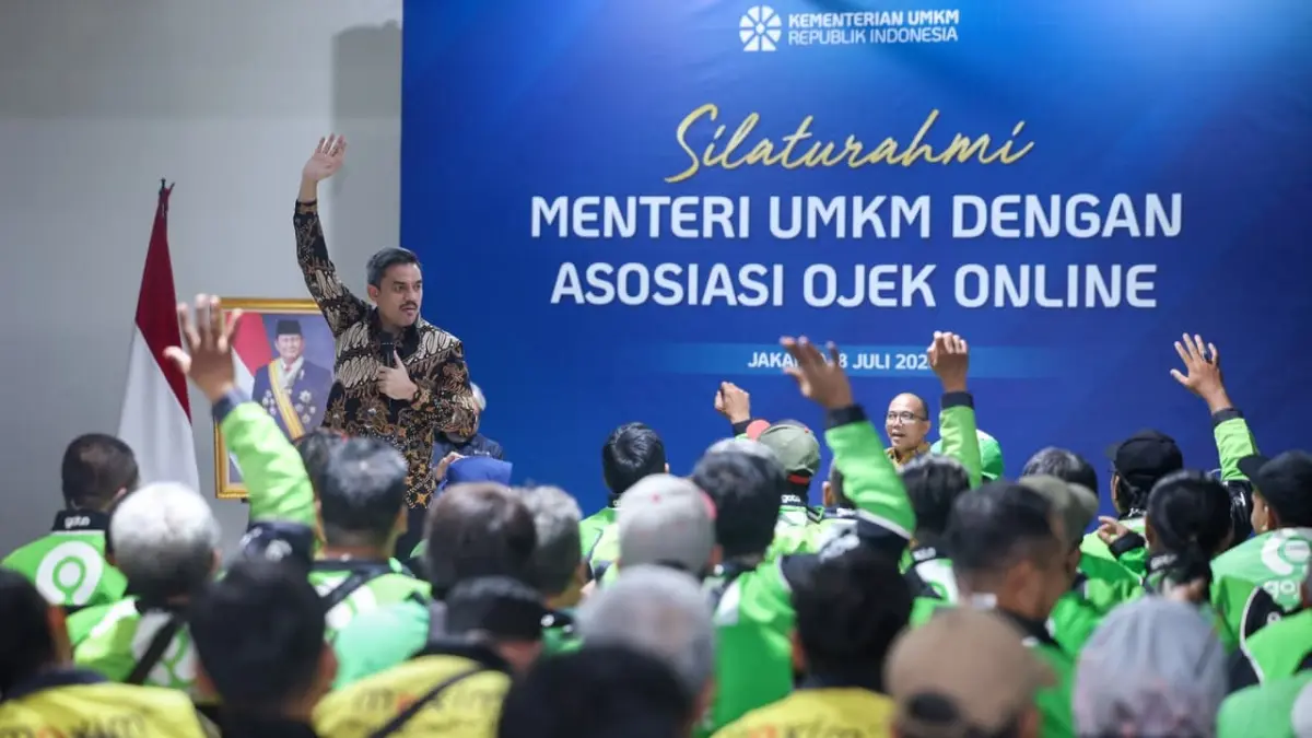 OJOL CURHAT: Menteri UMKM Maman Abdurrahman berdialog dengan asosiasi ojek online di Jakarta, Rabu (8/7/2026).