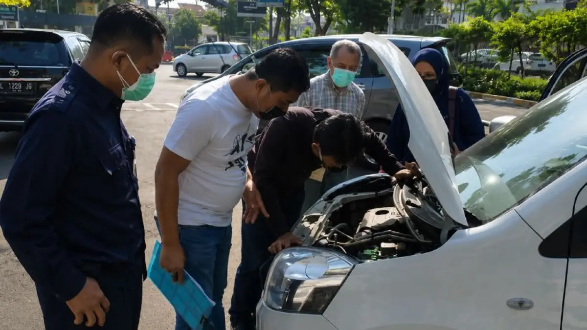 OJK menegaskan pelimpahan tugas penagihan kepada debt collector bukan berarti perusahaan pembiayaan dapat melepaskan tanggung jawab.