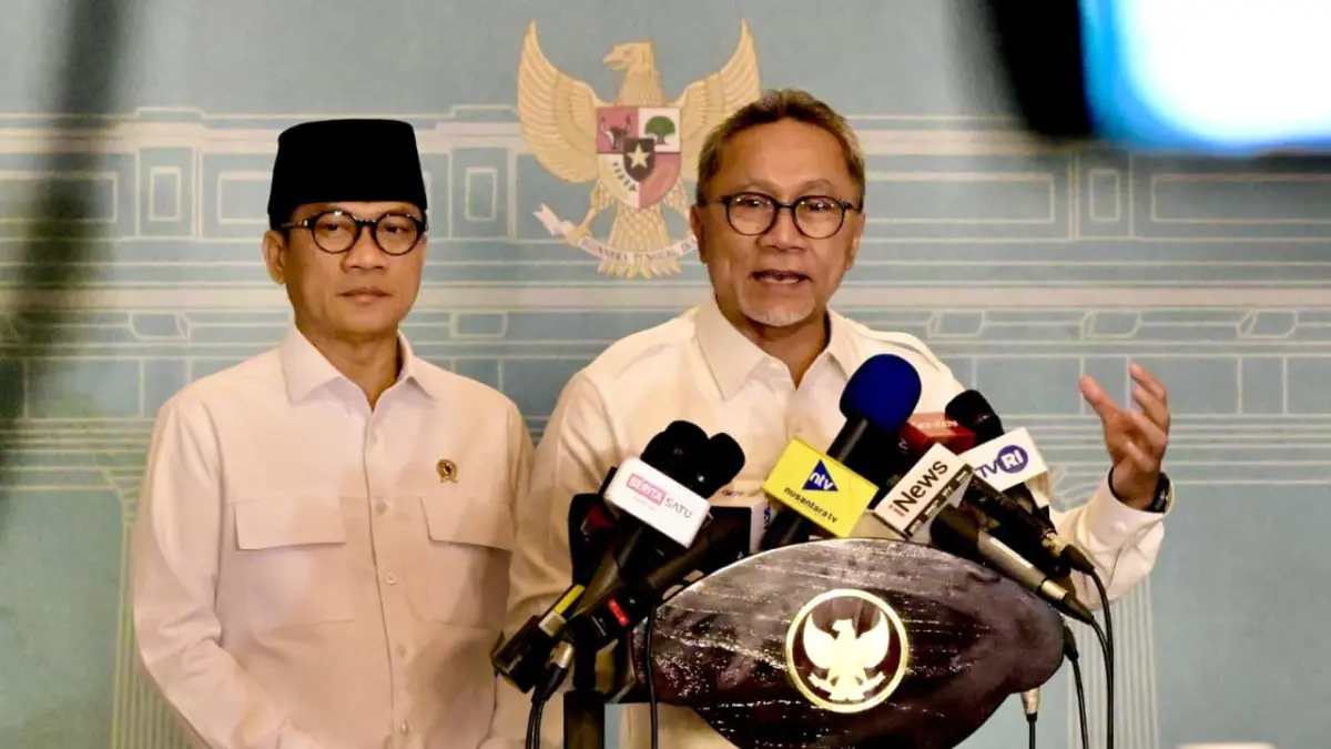 INTEGRASI::Menko Pangan Zulkifli Hasan & Mendes PDT Yandri Susanto saat memberikan keterangan di Istana.