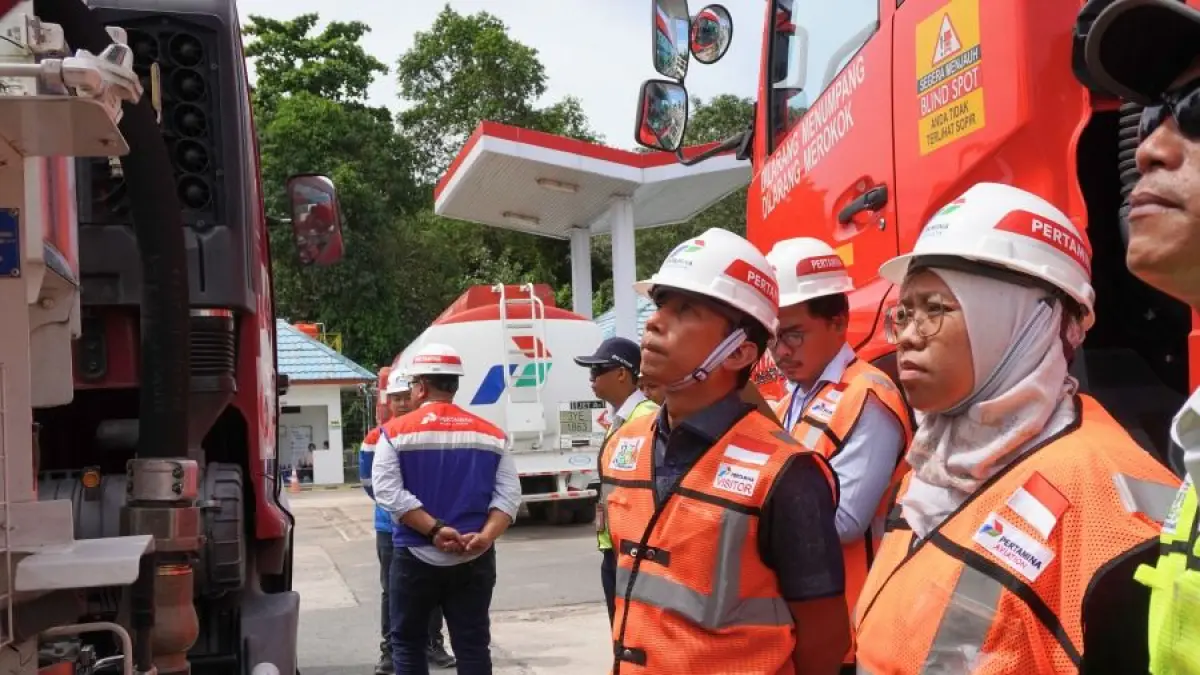 PT Patra Logistik terus memperkuat keandalan layanan distribusi avtur di Aviation Fuel Terminal (AFT) Raja Haji Fisabilillah, Tanjung Pinang. (Foto : Ist/Radar Gresik) 