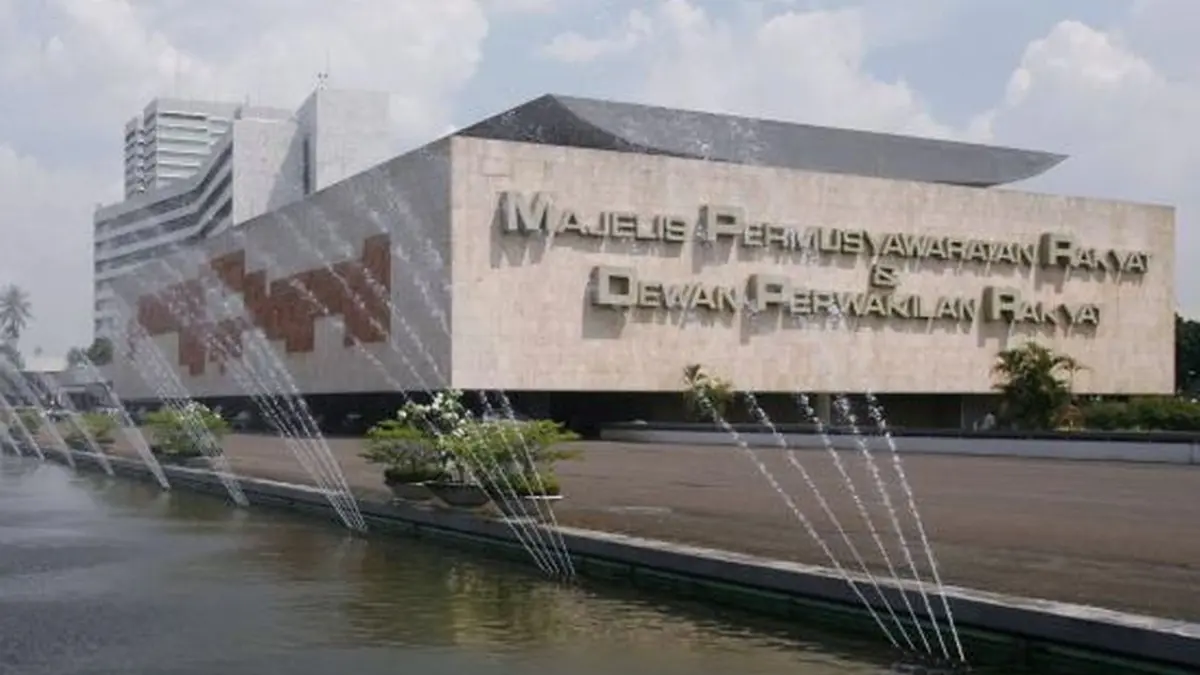 DPR RI resmi mengesahkan Rancangan Undang-Undang (RUU) tentang Pusat Finansial Internasional Indonesia (PFII) menjadi undang-undang dalam rapat paripurna, Selasa (21/7).