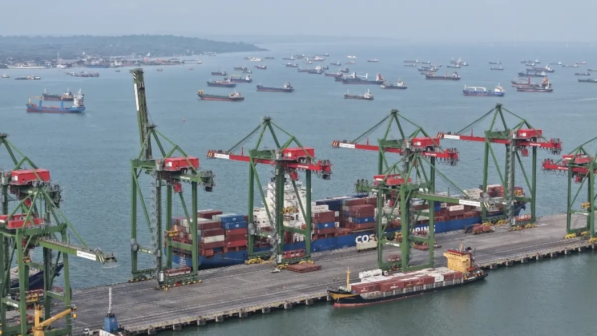PT Pelindo Terminal Petikemas mencatat arus peti kemas mencapai 6,63 juta TEUs pada Semester I 2026, atau tumbuh 5,51% dibanding tahun sebelumnya. (Foto : Ist/Radar Gresik) 