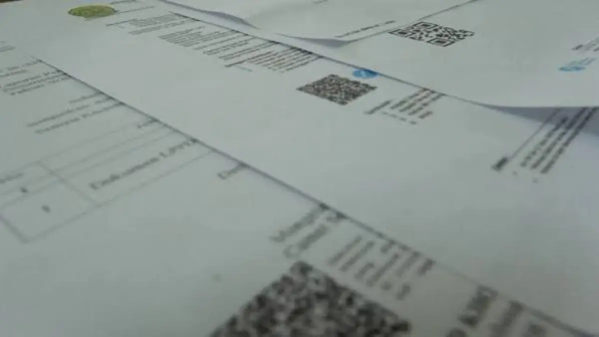 ILUSTRASI: Dokumen dengan kode QR sebagai bentuk otentikasi sertifikat elektronik nasional.