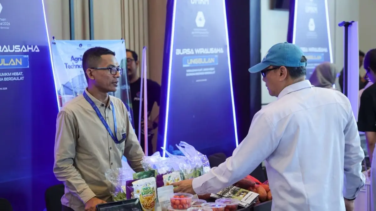 KEWIRAUSAHAAN: Pelaku UMKM memamerkan produk di bursa wirausaha untuk mendukung penguatan ekosistem bisnis lokal.