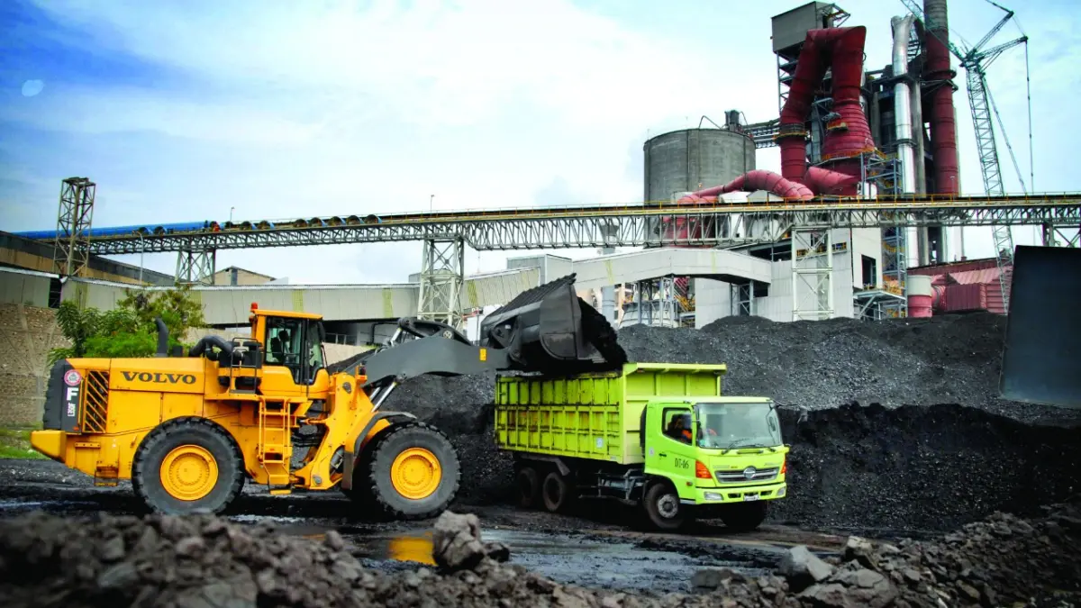 BONGKAR MUAT BATUBARA: ESDM tetapkan Harga Batubara Acuan (HBA) Agustus 2026 turun.