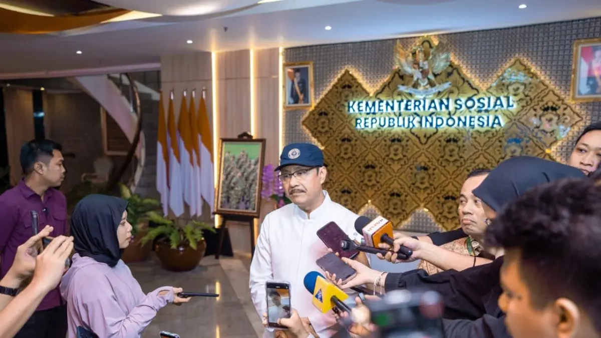 Menteri Sosial Saifullah Yusuf memberikan keterangan pers terkait penyaluran bansos Triwulan III. (