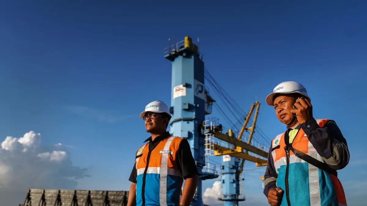 Komitmen memperkuat rantai pasok dan kelancaran perdagangan nasional terus dibuktikan oleh PT Pelindo Multi Terminal (SPMT). (Foto : Ist/Radar Gresik) 