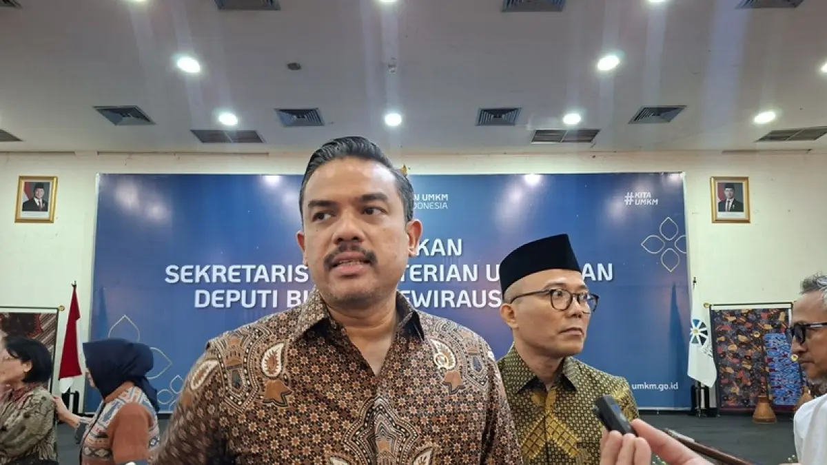 Menteri UMKM Maman Abdurrahman memastikan pengemudi ojol berstatus usaha mikro di draf Perpres Transportasi Digital. Mereka juga dipastikan bebas dari potongan pajak penghasilan.