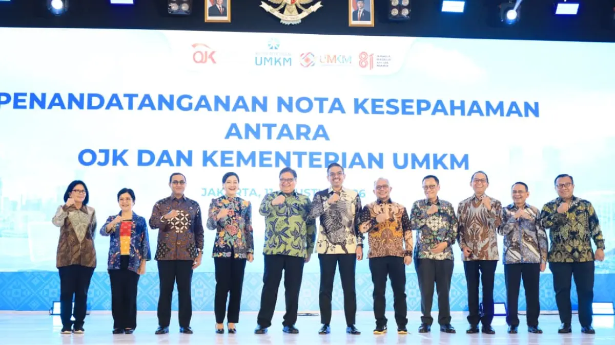 OJK Kementerian UMKM resmi teken nota kesepahaman pada UMKM Finance Summit 2026.