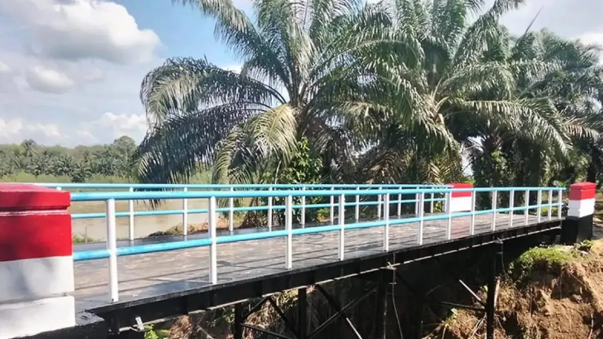 Presiden Prabowo Subianto meresmikan 895 Jembatan Merah Putih Presisi Polri, Kamis (13/8/2026). 