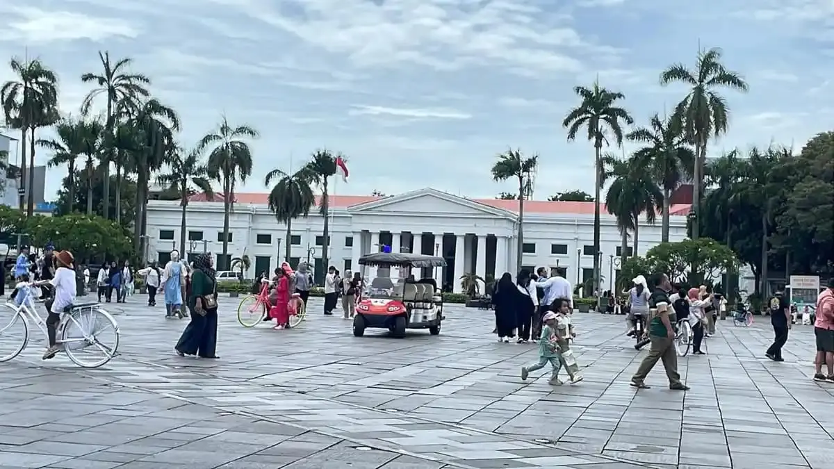 Pemprov DKI Jakarta menyambut HUT ke-81 RI lewat panggung hiburan di Kota Tua, Kamis (13/8/2026).