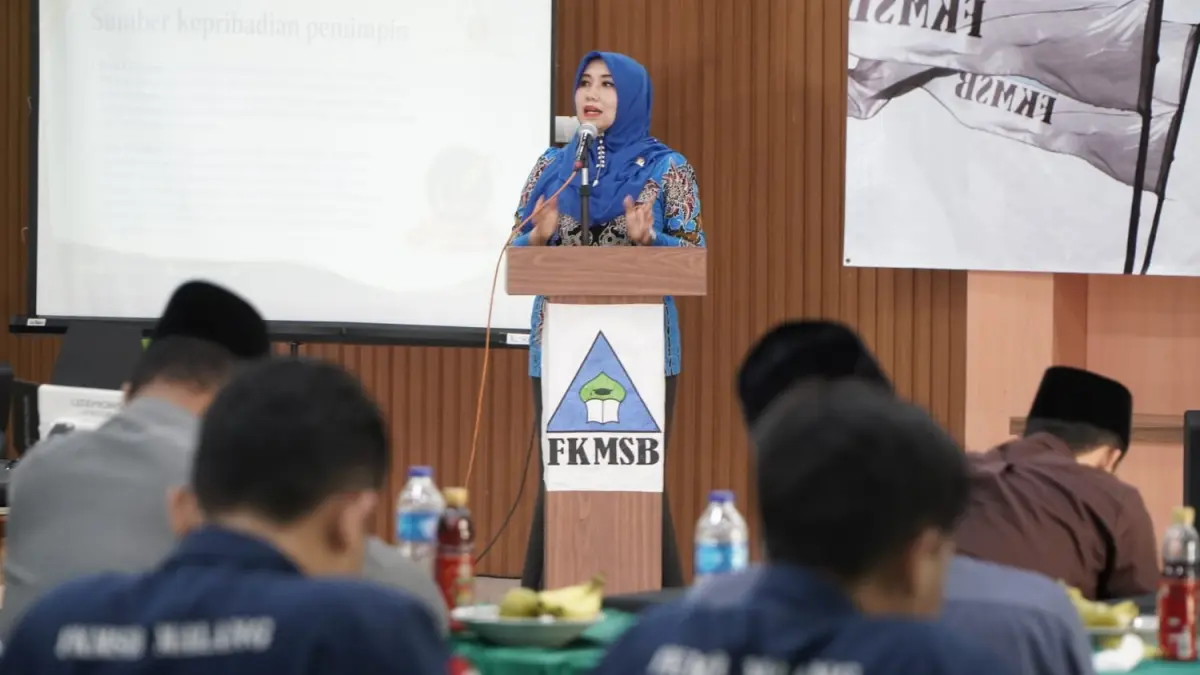 SANTRI PERADABAN: Senator asal Jatim Lia Istifhama saat menghadiri Rakornas FKMSB di Surabaya (8/8/2026).