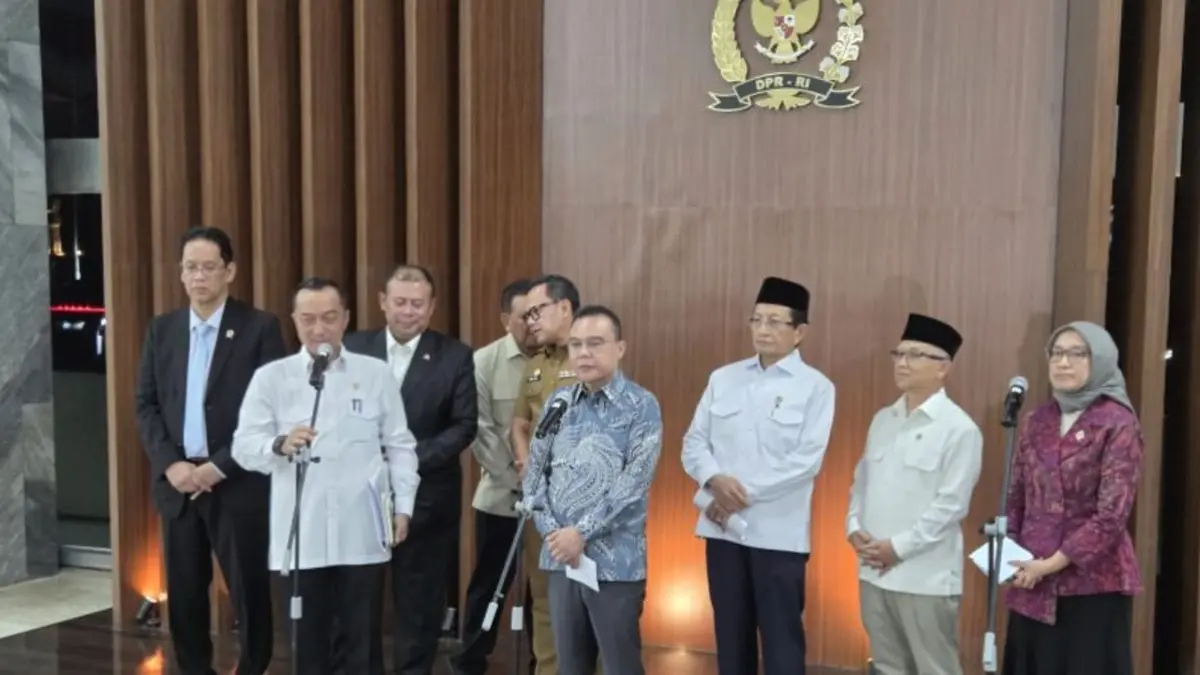 Pemerintah dan DPR sepakat alihkan status guru PPPK menjadi pegawai pusat dan beri peluang seleksi PNS pada 2027 dalam rapat koordinasi di Jakarta, Selasa (18/8/2026).