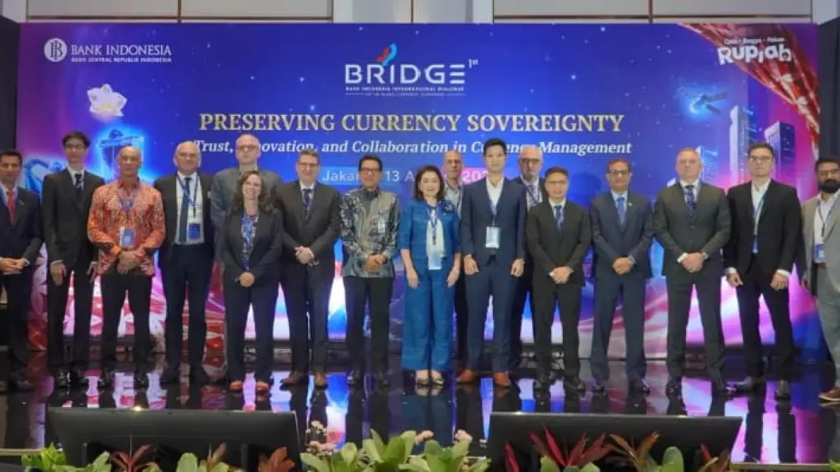 BI sukses olah 72% limbah uang kertas jadi cendera mata & energi, serta targetkan 100% daur ulang pada 2027.